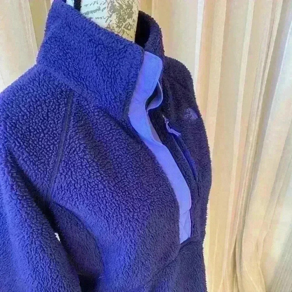 Cozy THE NORTH FACE Jacket - Gorgeous vibrant Purple Color - Picture 8 of 12